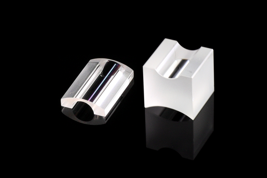 Irregular cylindrical lens